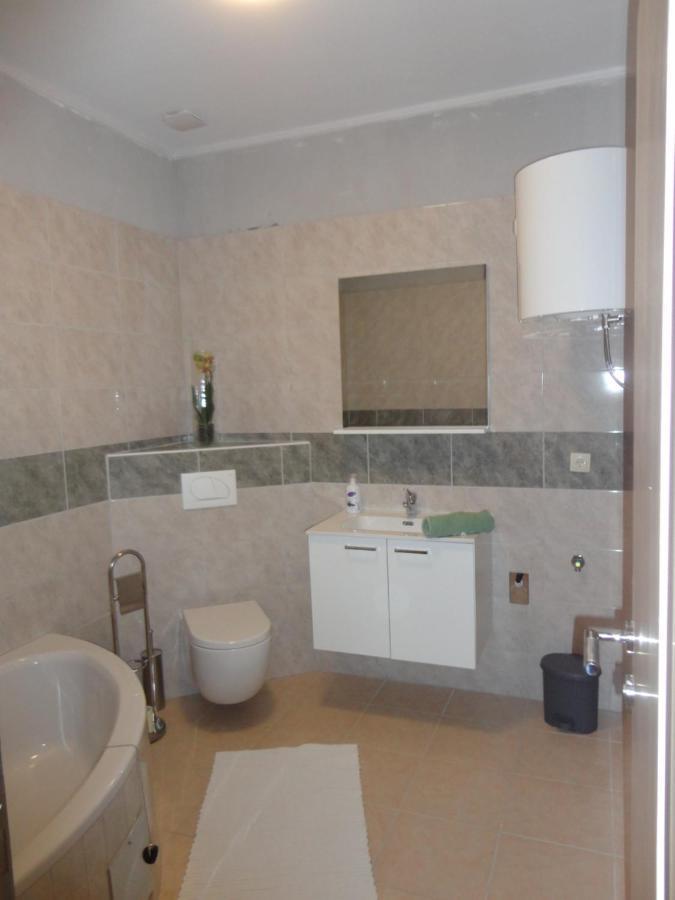 Apartman Bozic Apartment Kastel Stafilic ภายนอก รูปภาพ