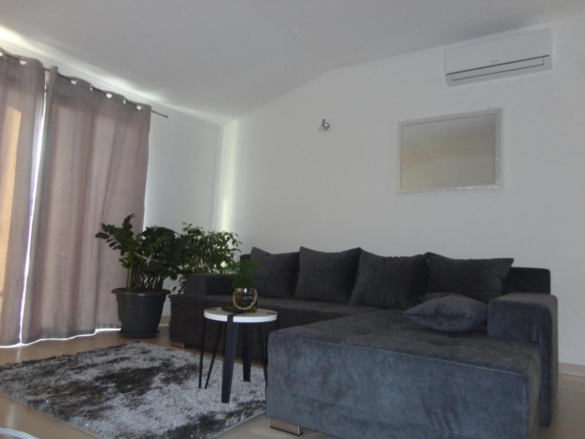 Apartman Bozic Apartment Kastel Stafilic ภายนอก รูปภาพ